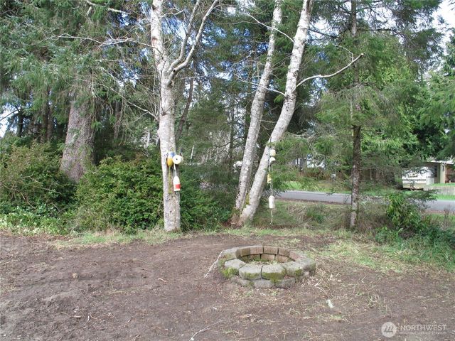 32317 Q Place, Ocean Park, WA 98640