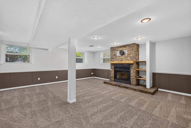 1720 Elmwood Avenue, Bettendorf, IA 52722