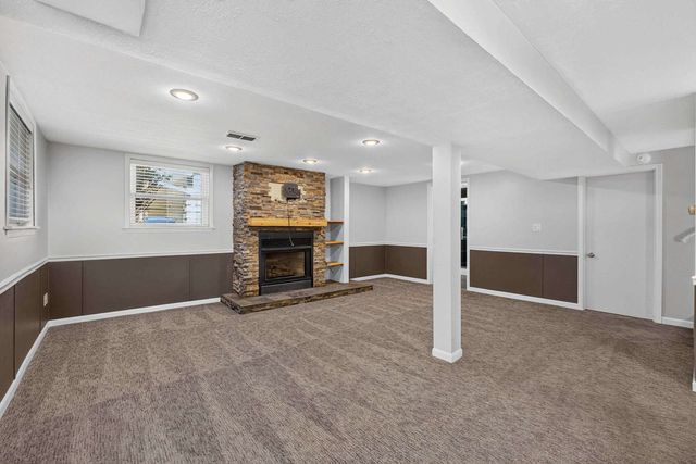 1720 Elmwood Avenue, Bettendorf, IA 52722