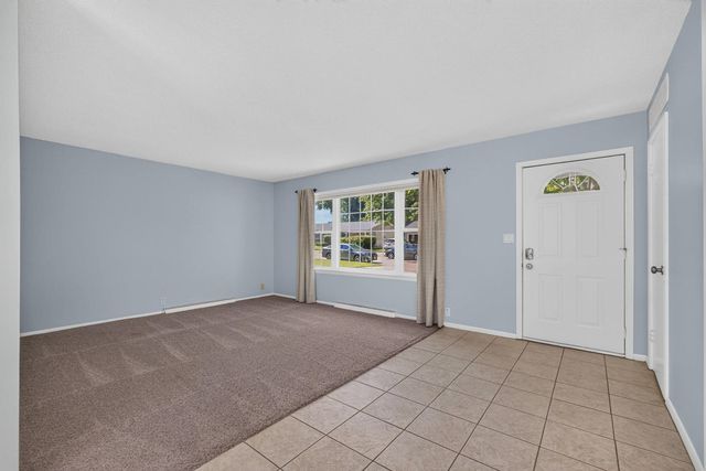 1720 Elmwood Avenue, Bettendorf, IA 52722