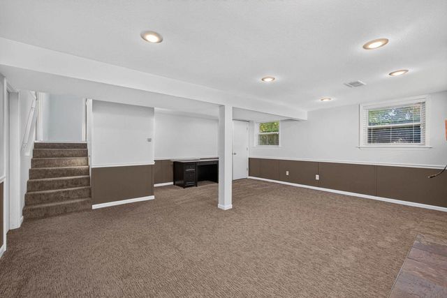 1720 Elmwood Avenue, Bettendorf, IA 52722