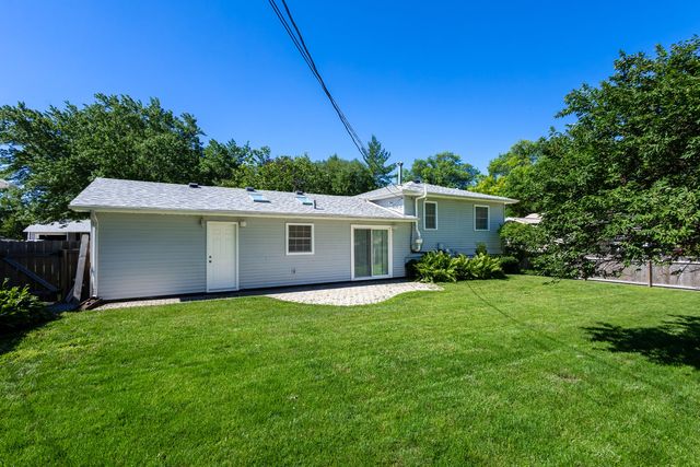 1720 Elmwood Avenue, Bettendorf, IA 52722