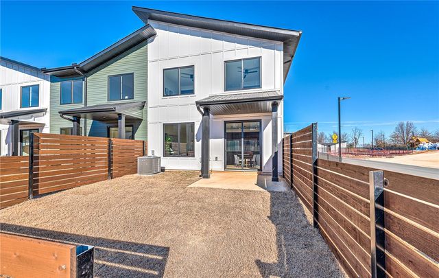 435 Balloon Flower Avenue, Lowell, AR 72745