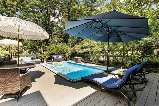4 Summerland Court, Little Rock, AR 72227