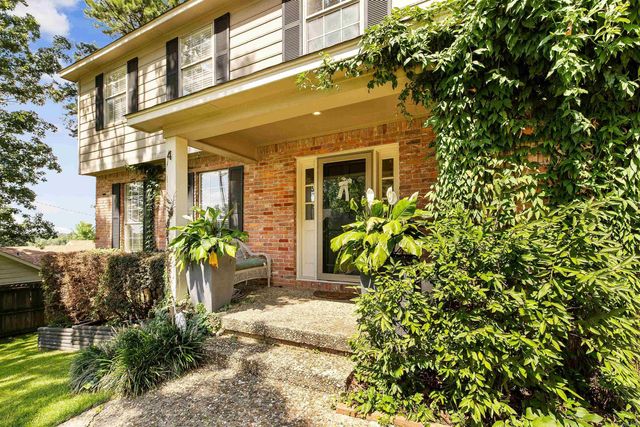 4 Summerland Court, Little Rock, AR 72227