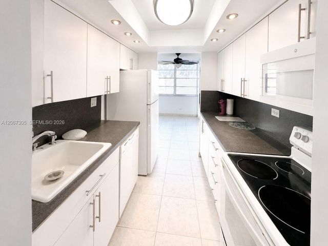 250 174th Street 115, Sunny Isles Beach, FL 33160