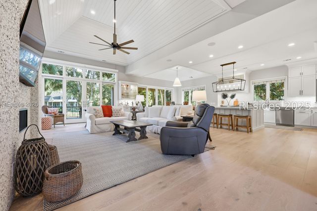 24 Ridgewood Ln, Hilton Head Island, SC 29928