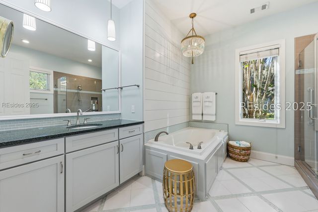 24 Ridgewood Ln, Hilton Head Island, SC 29928