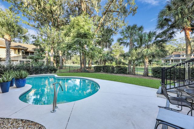 24 Ridgewood Ln, Hilton Head Island, SC 29928