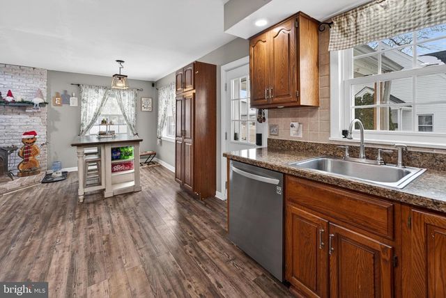 115 S WALNUT AVE, Maple Shade, NJ 08052