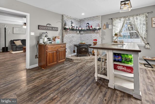 115 S WALNUT AVE, Maple Shade, NJ 08052