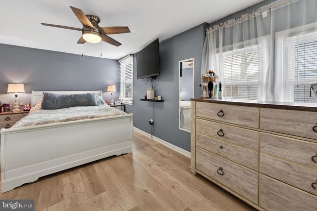 115 S WALNUT AVE, Maple Shade, NJ 08052