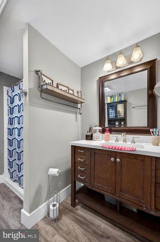 115 S WALNUT AVE, Maple Shade, NJ 08052