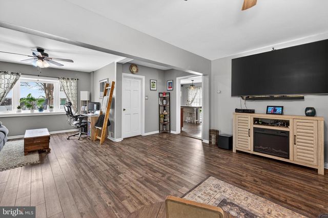 115 S WALNUT AVE, Maple Shade, NJ 08052