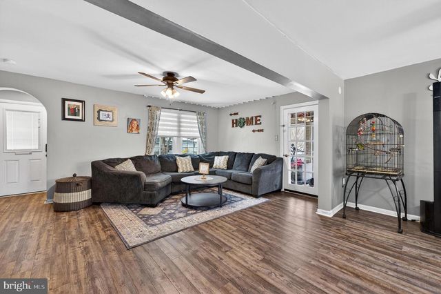 115 S WALNUT AVE, Maple Shade, NJ 08052