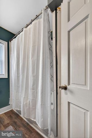 115 S WALNUT AVE, Maple Shade, NJ 08052