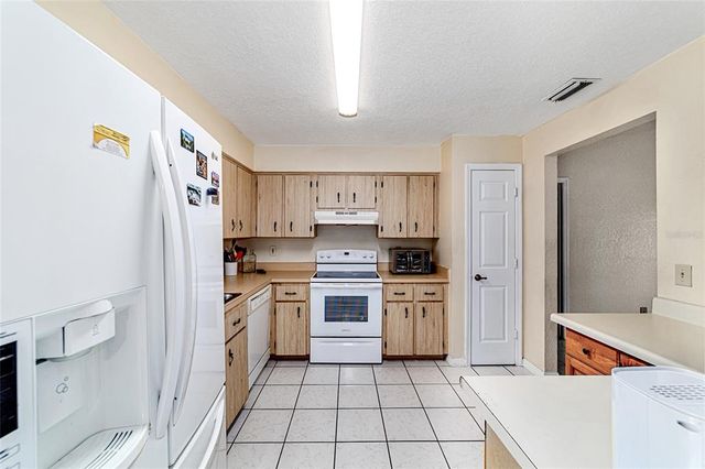 15061 SW 28TH TERRACE ROAD, Ocala, FL 34473