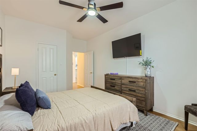 1016 Thackeray LN, Pflugerville, TX 78660