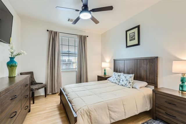 1016 Thackeray LN, Pflugerville, TX 78660