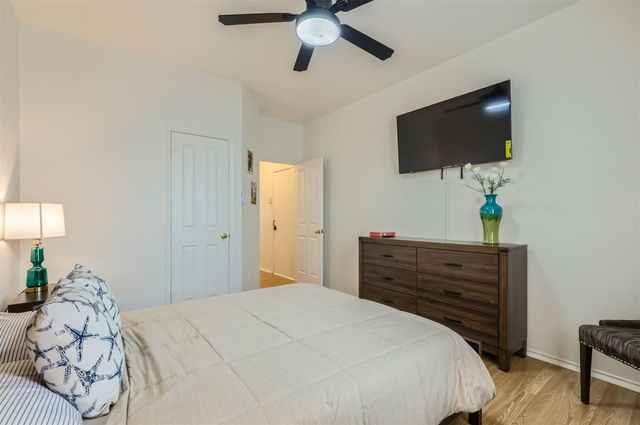 1016 Thackeray LN, Pflugerville, TX 78660