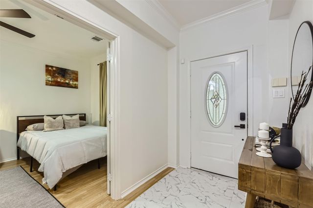 1016 Thackeray LN, Pflugerville, TX 78660