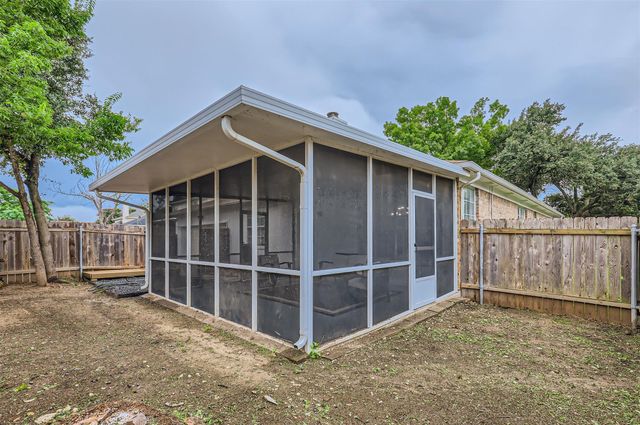 1016 Thackeray LN, Pflugerville, TX 78660