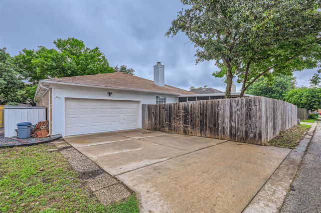 1016 Thackeray LN, Pflugerville, TX 78660