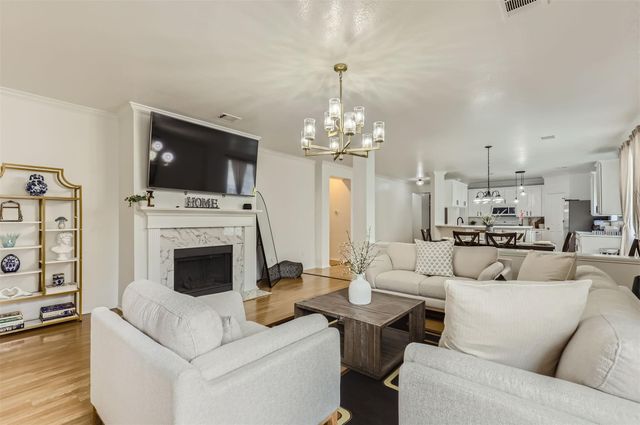 1016 Thackeray LN, Pflugerville, TX 78660