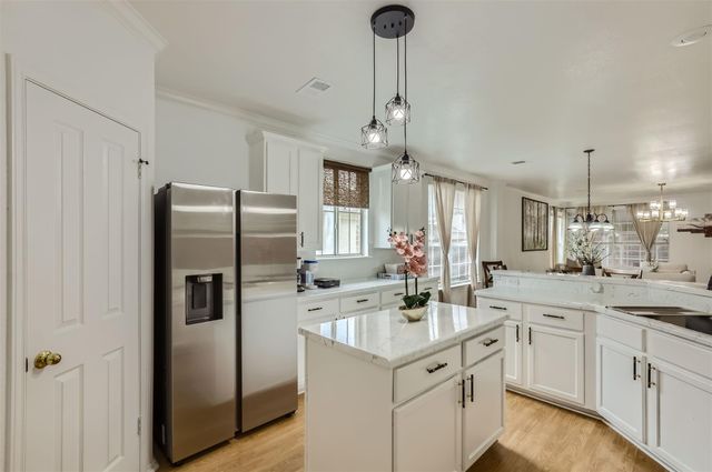 1016 Thackeray LN, Pflugerville, TX 78660