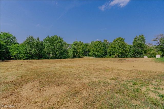 Heckman Street NW, Uniontown, OH 44685