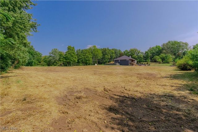 Heckman Street NW, Uniontown, OH 44685