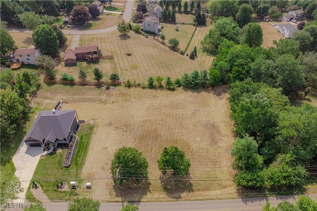 Heckman Street NW, Uniontown, OH 44685