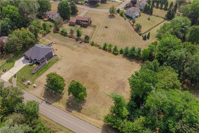 Heckman Street NW, Uniontown, OH 44685