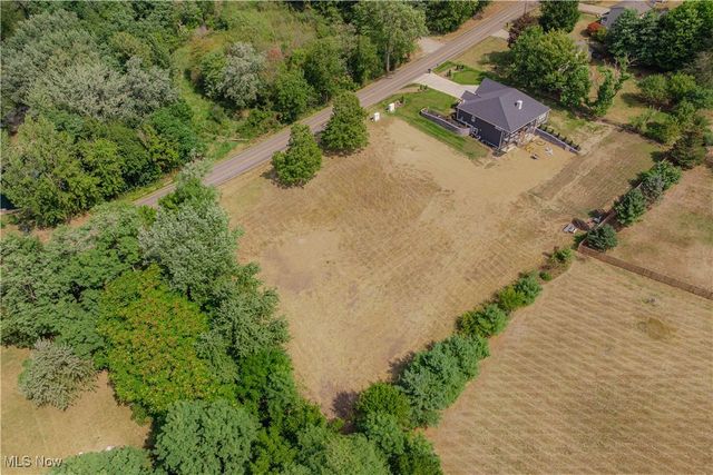 Heckman Street NW, Uniontown, OH 44685