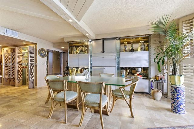 1800 NE 114th St 1505, Miami, FL 33181