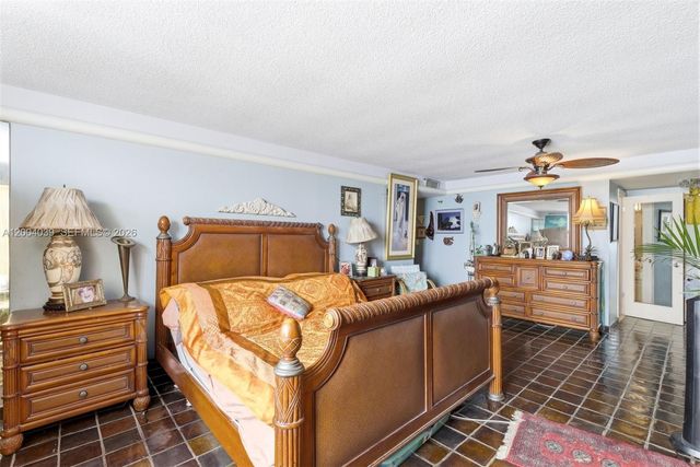 1800 NE 114th St 1505, Miami, FL 33181