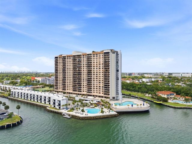 1800 NE 114th St 1505, Miami, FL 33181