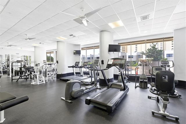 1800 NE 114th St 1505, Miami, FL 33181