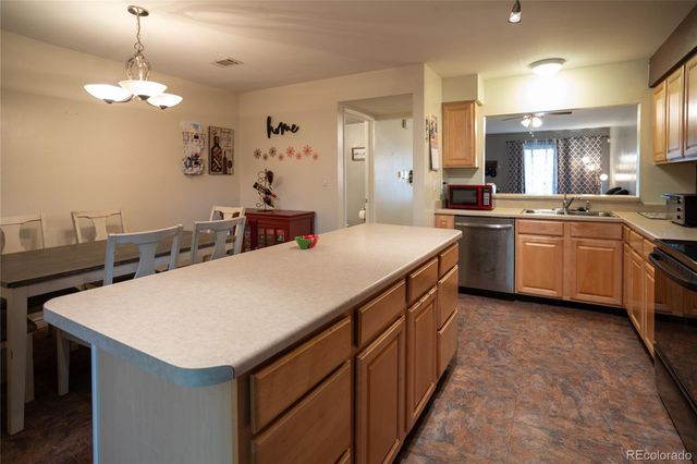 1312 S Carson Way, Aurora, CO 80012