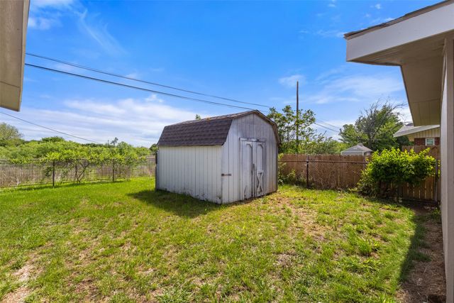 205 April Street, Bowie, TX 76230