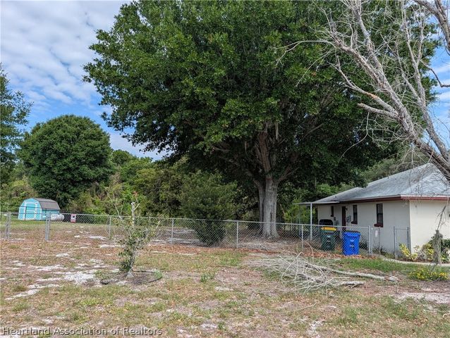 303 E Waterway Avenue NW, Lake Placid, FL 33852