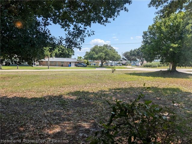 303 E Waterway Avenue NW, Lake Placid, FL 33852