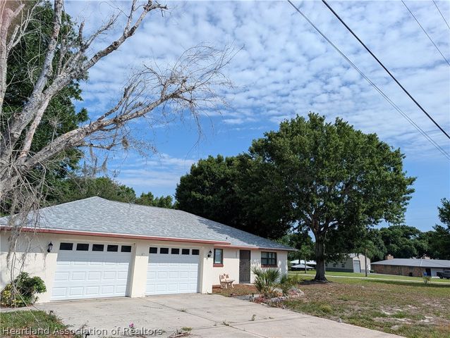 303 E Waterway Avenue NW, Lake Placid, FL 33852