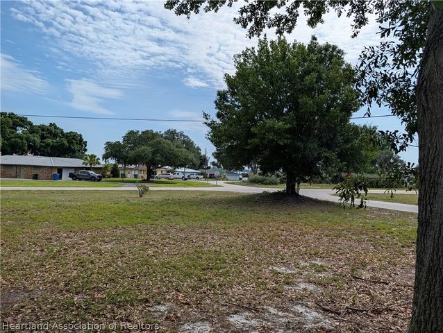 303 E Waterway Avenue NW, Lake Placid, FL 33852