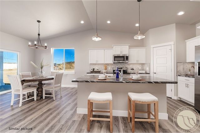 595 Chino CIRCLE, Billings, MT 59105