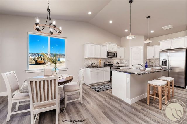 595 Chino CIRCLE, Billings, MT 59105