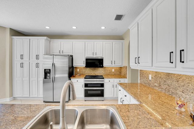 10387 Gentlewood Forest Drive, Boynton Beach, FL 33473