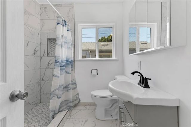8101 Lemona, Los Angeles, CA 91402