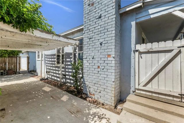 8101 Lemona, Los Angeles, CA 91402