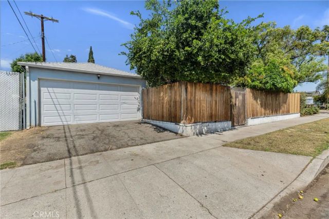8101 Lemona, Los Angeles, CA 91402